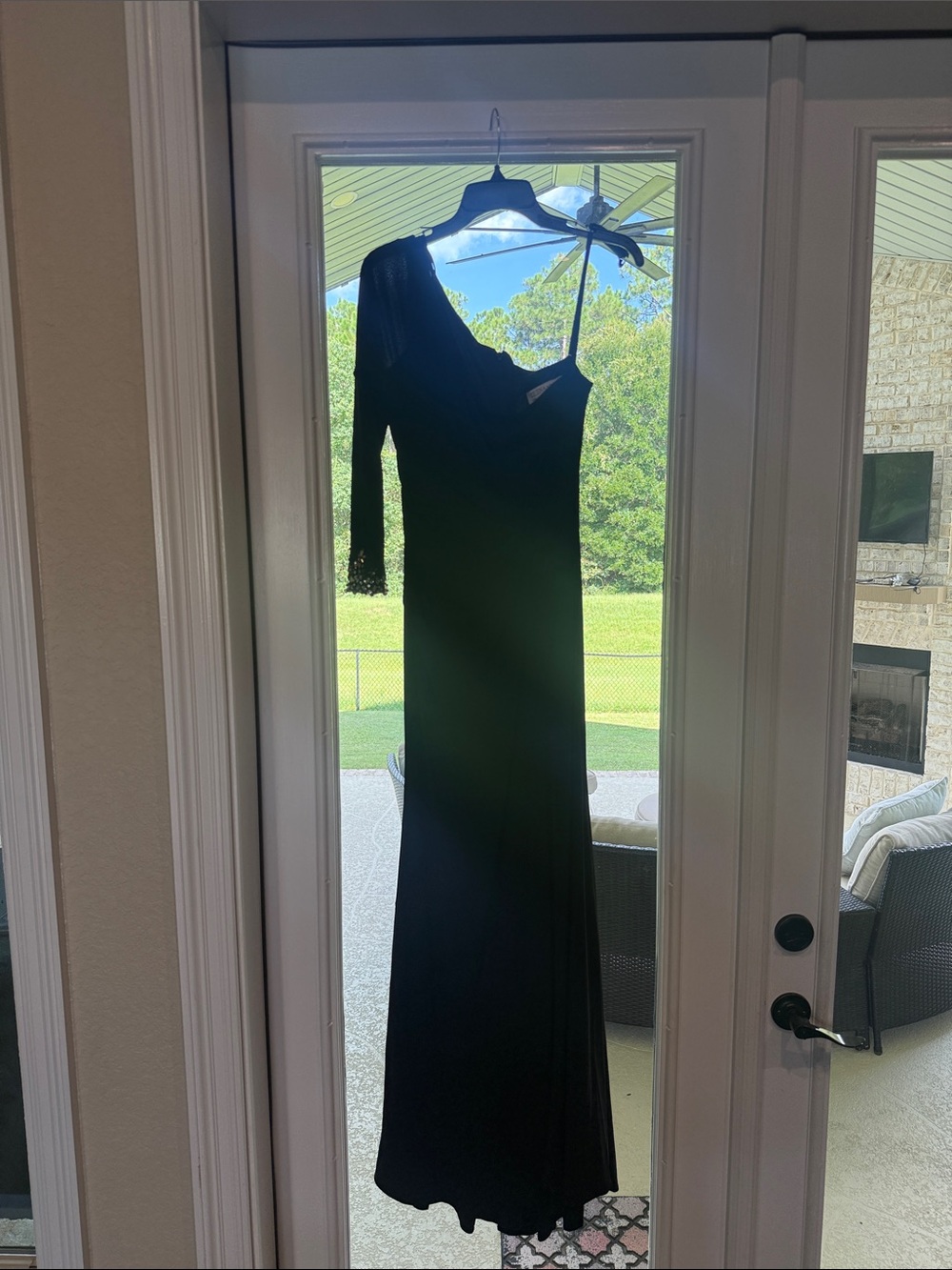Mac Duggal Black One-Shoulder Evening Gown